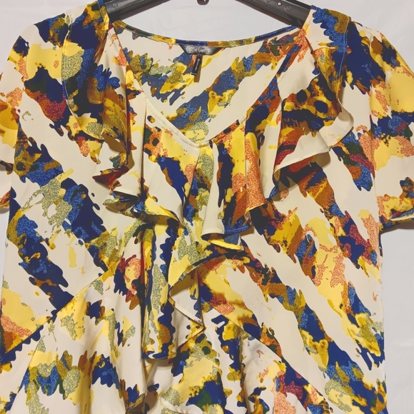 Daisy Fuentes EUC Women's V-neck Ruffle Blouse, Small, Cap Sleeve - Picture 3 of 8